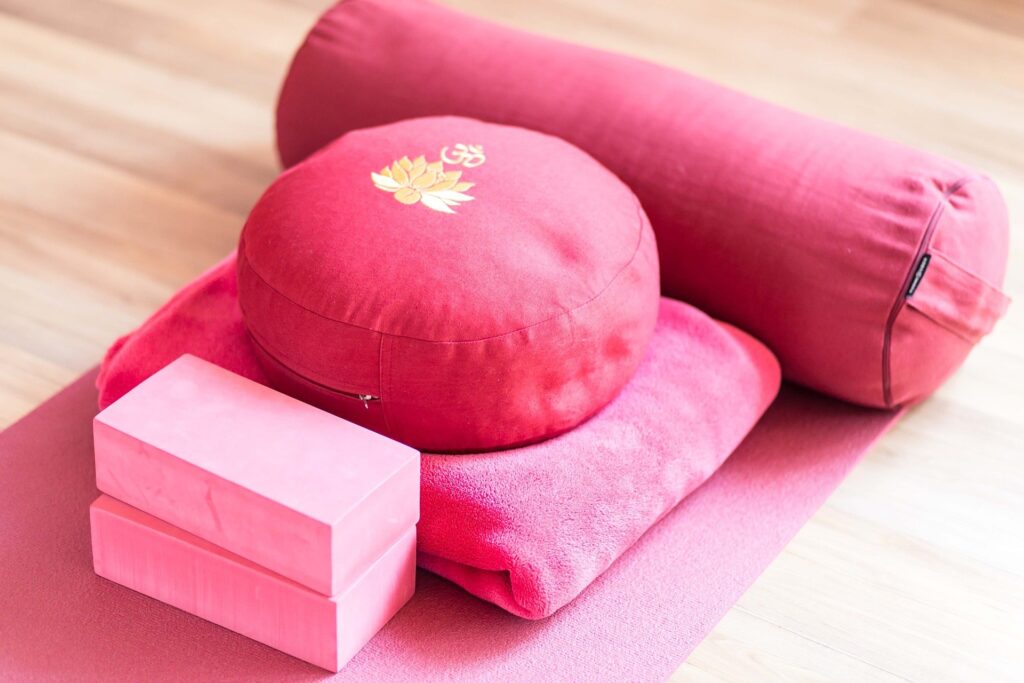 Yoga Meditation Kit in pink.